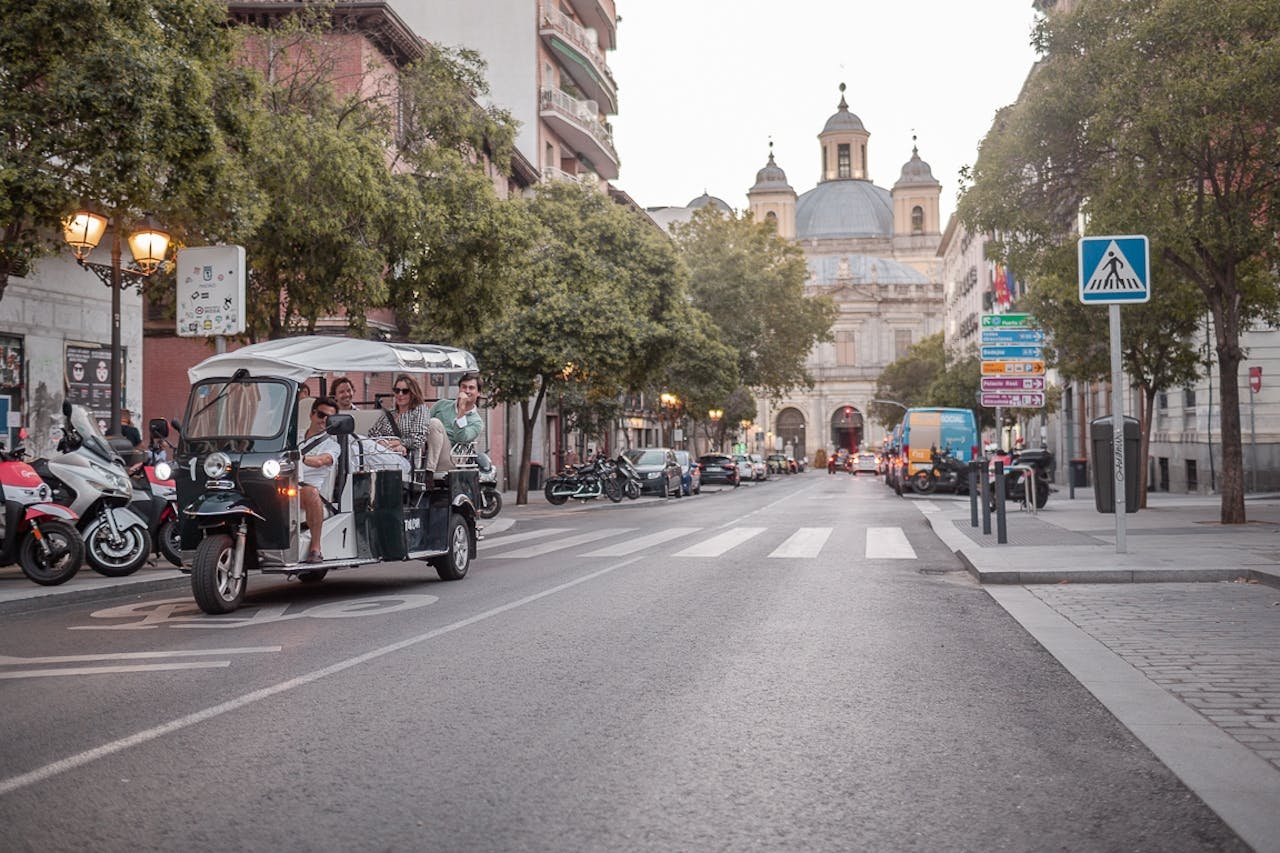 Tour de tuk-tuk elétrico em Madrid