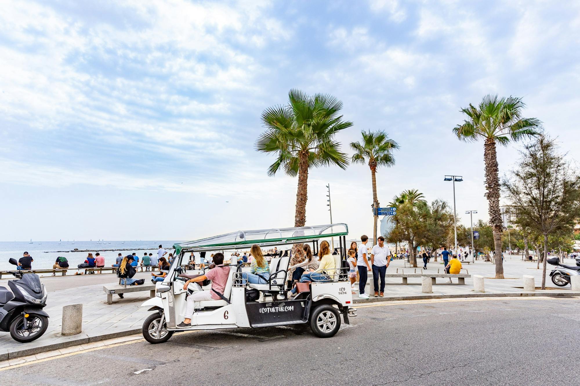 4-hour expert plus tour of Barcelona in a private electric tuk-tuk