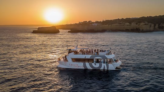 Geführte Bootsfahrt bei Sonnenuntergang mit abgelegenem Strand-BBQ von Albufeira