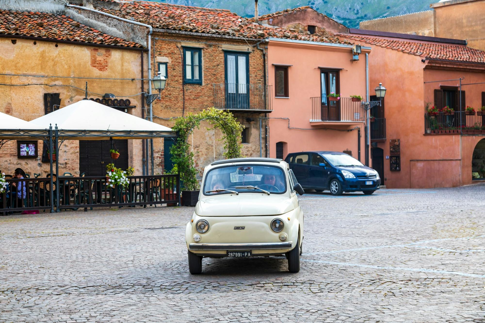 Wijnproeverij en Castelbuono Tour vanuit Cefalù