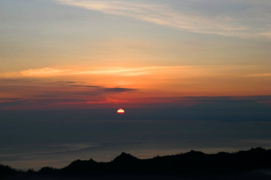 Excursión al amanecer en el monte Batur con aguas termales