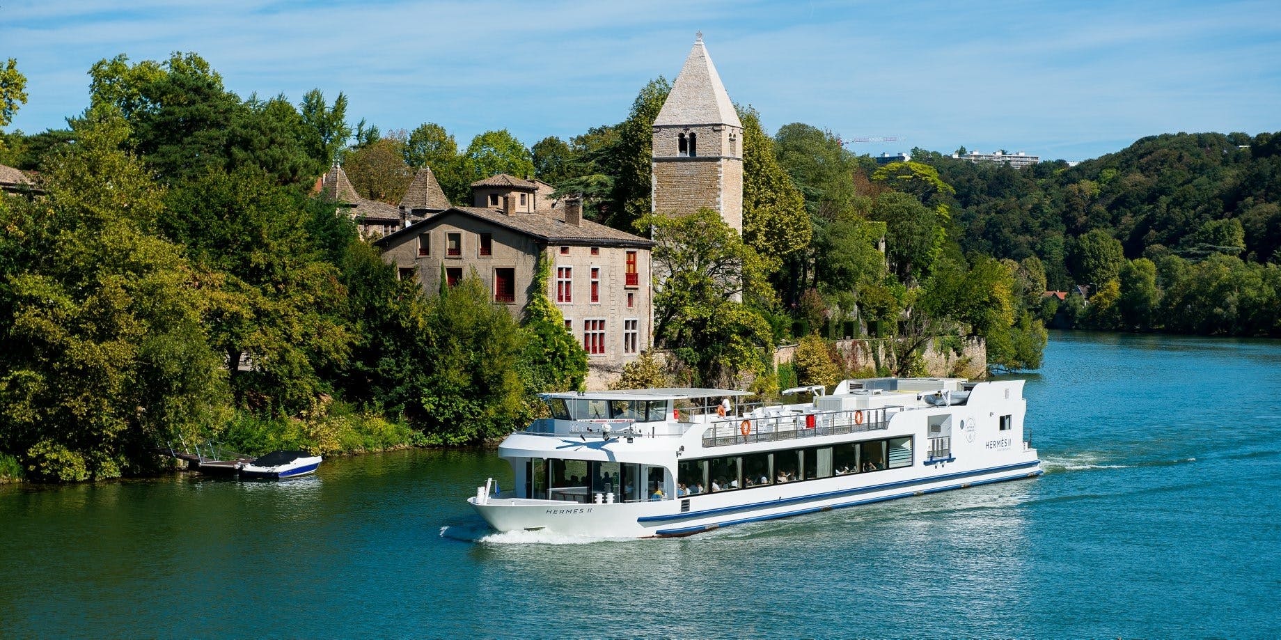 Hermès II Restaurantbootsfahrt mit Abendessen in Lyon