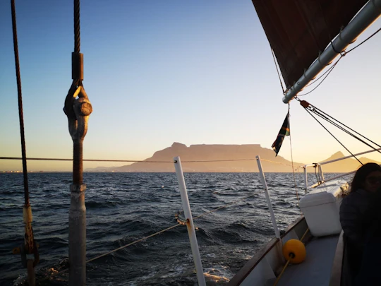 90-minute Sunset Sailing Tour in Cape Town