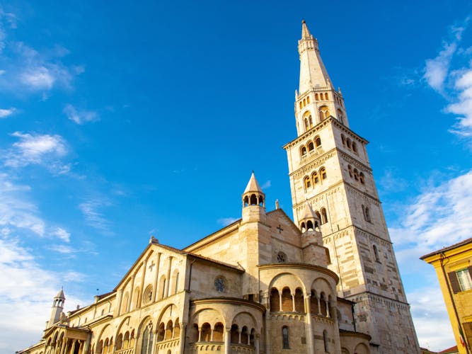 Modena private foodie walking tour with lunch