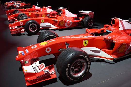 Ganztägiges Ferrari-VIP-Erlebnis ab Bologna