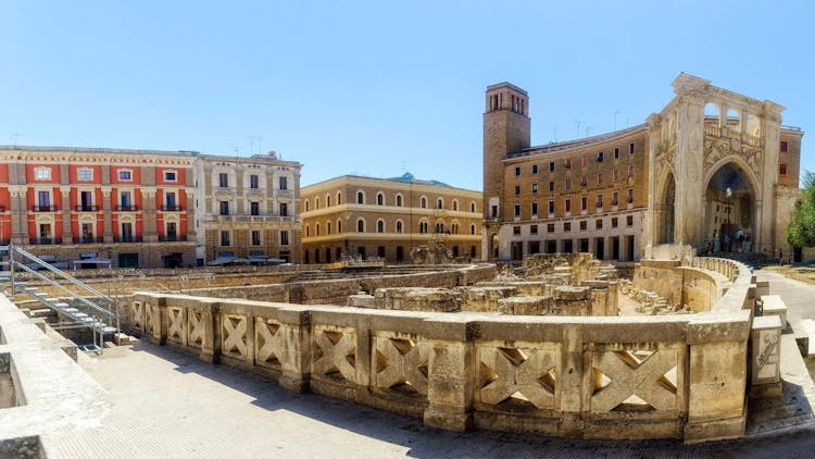 Lecce private walking tour with food tasting