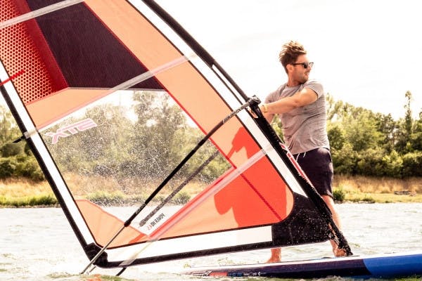 Windsurfing 90-minute lesson for beginners in Vienna