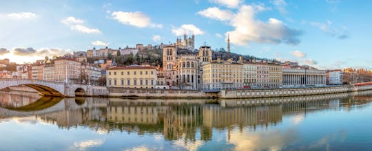 1-hour sightseeing cruise in Lyon