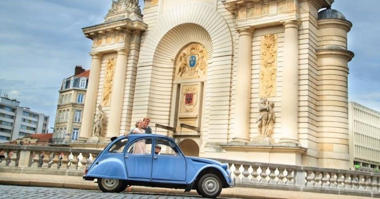 1-hour private tour in Lille by Citroën 2CV