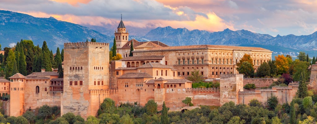 Granada Ganztagesausflug mit Alhambra-Tickets ab Malaga