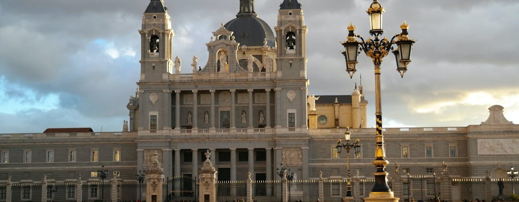 Guided tour with access to the Royal Palace and the Almudena Cathedral