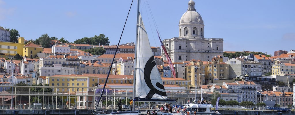 Tour in barca a vela di un'intera giornata a Lisbona