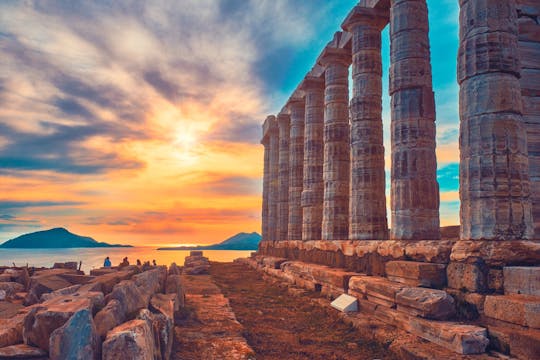Cape Sounio sunset guided tour in Spanish
