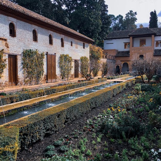 Visita completa a la Alhambra con audioguía y City Card