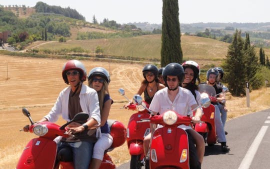 Tour in Vespa di un'intera giornata nella zona del Chianti da Siena