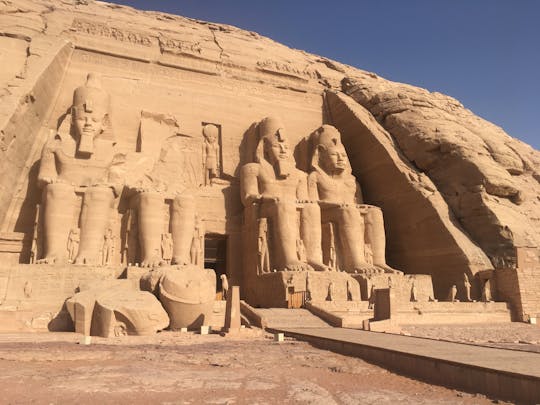 Visita guiada privada de dia inteiro aos templos de Abu Simbel saindo de Aswan
