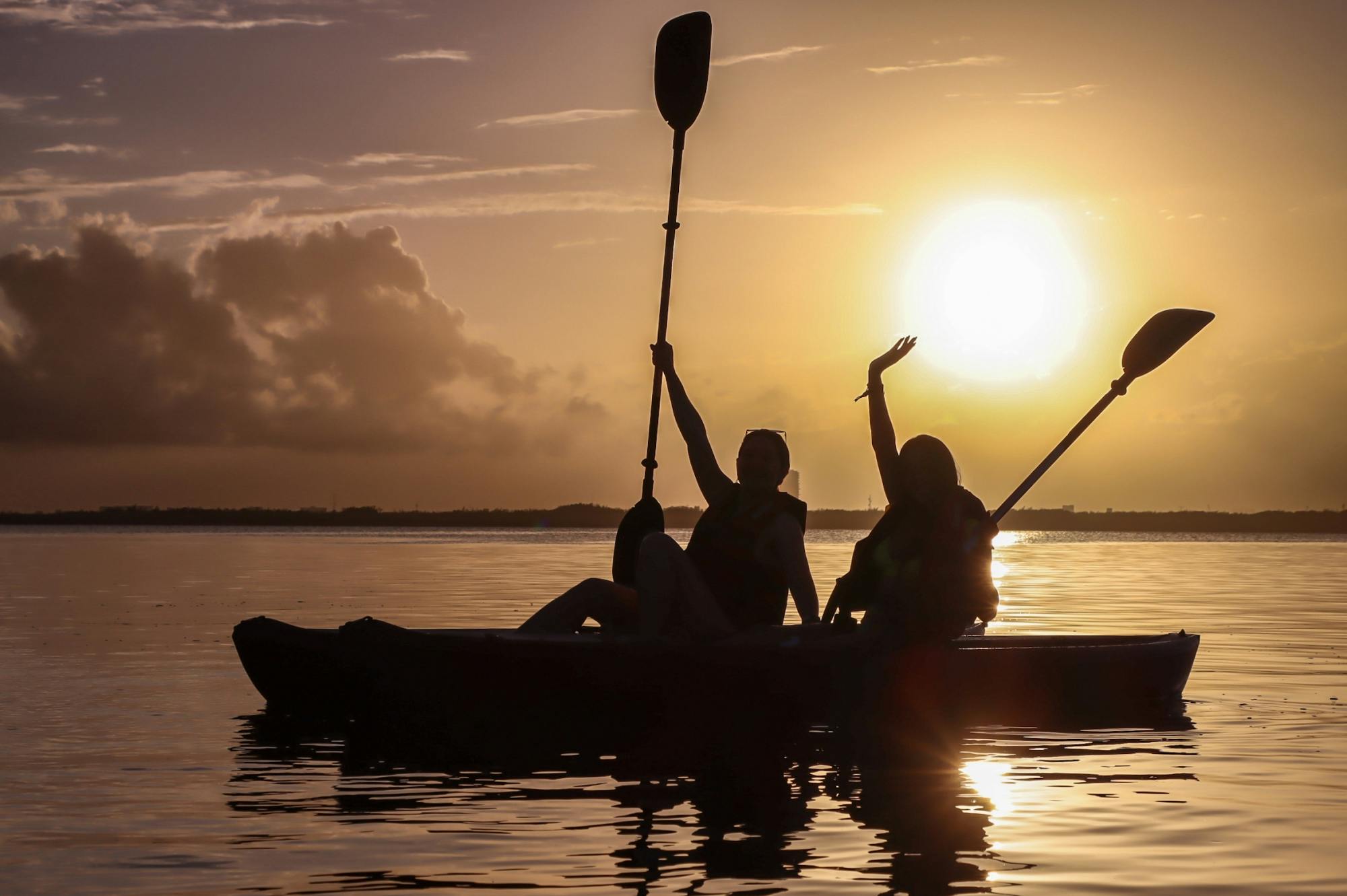 Sunset kayak tour in Cancun Nichupté Lagoon