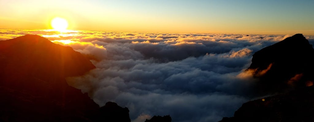 Sunrise at Pico do Arieiro with breakfast from Funchal