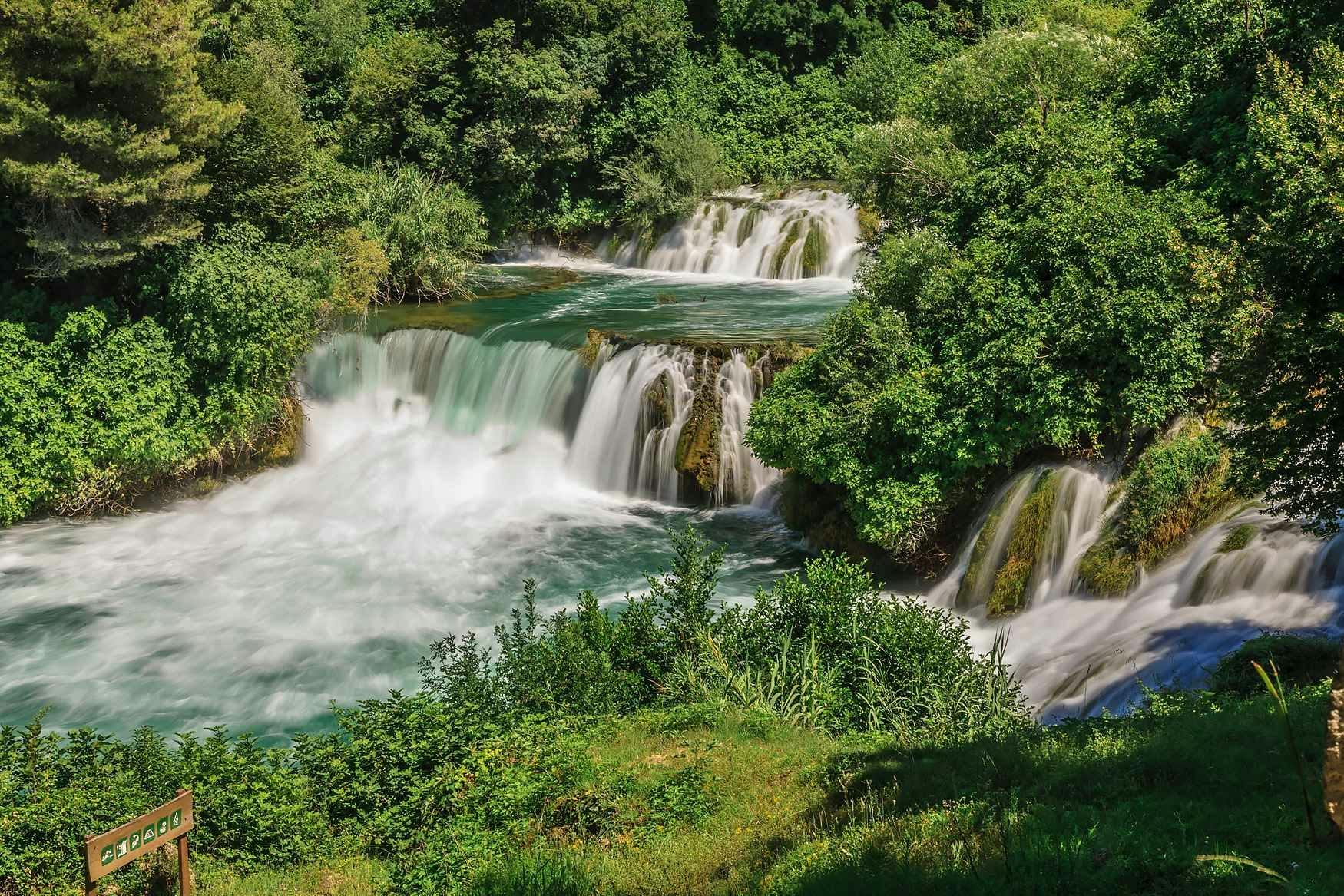 Krka Waterfalls tour with breakfast