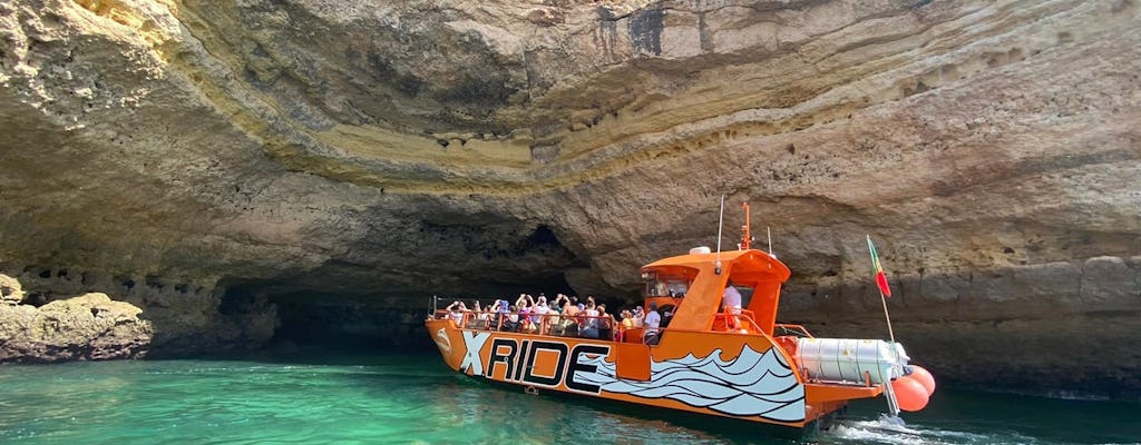Kreuzfahrttour zu Delfinen und Höhlen in Albufeira