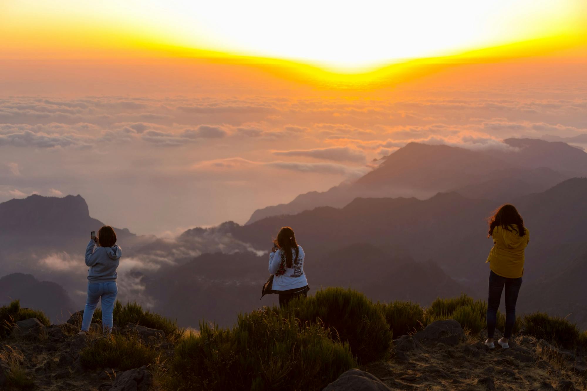 Pico do Arieiro Sunrise Tour with Local Breakfast