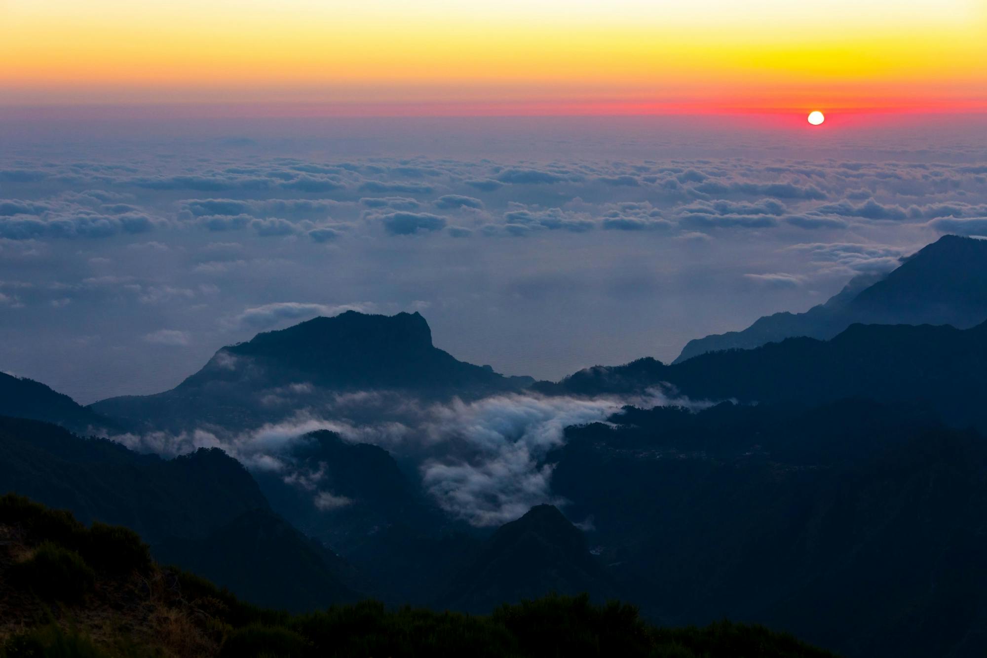 Pico do Arieiro Sunrise Tour with Local Breakfast