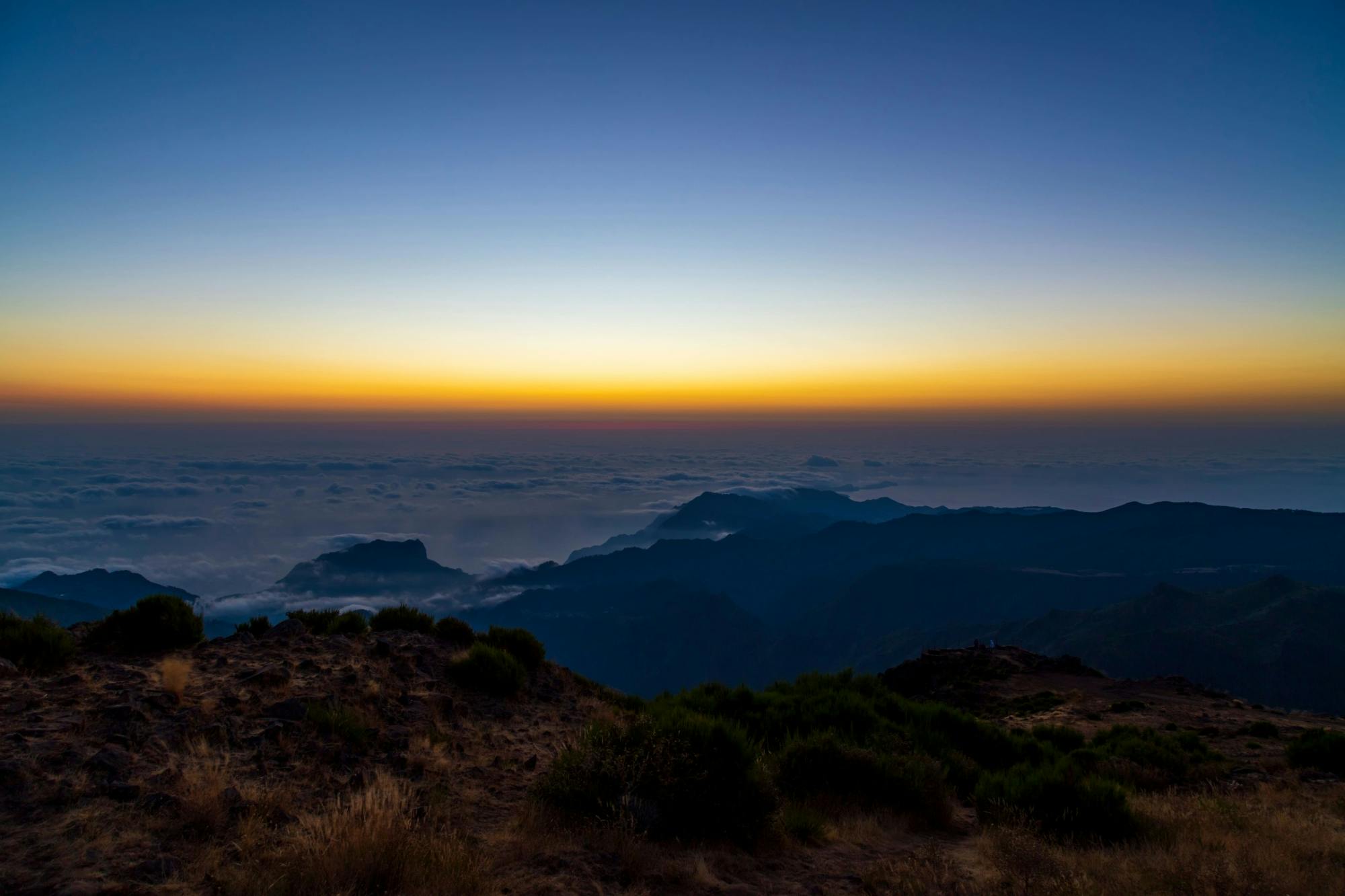 Pico do Arieiro Sunrise Tour with Local Breakfast