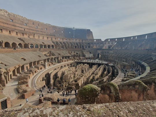 Visita por las zonas restringidas del Coliseo con acceso a la Arena y Monte Palatino