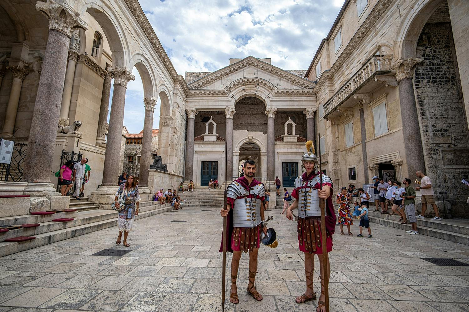 Wycieczka piesza z przewodnikiem po starym mieście w Splicie i Pałacu Dioklecjana