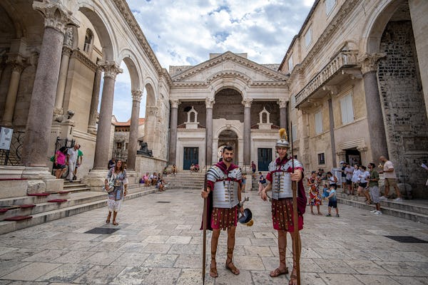 Wycieczka piesza z przewodnikiem po starym mieście w Splicie i Pałacu Dioklecjana