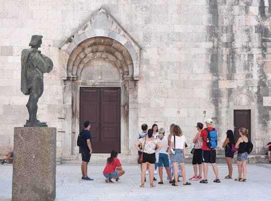 Tour guidato a piedi della storica città vecchia di Zara