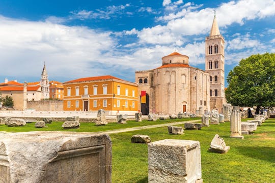 Tour guidato a piedi mattutino della città vecchia di Zara