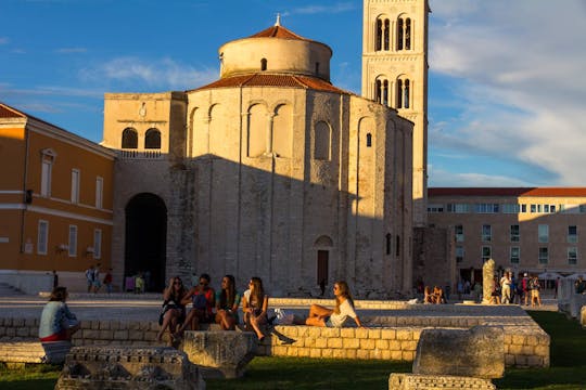 Tour privato serale a piedi del centro storico di Zara