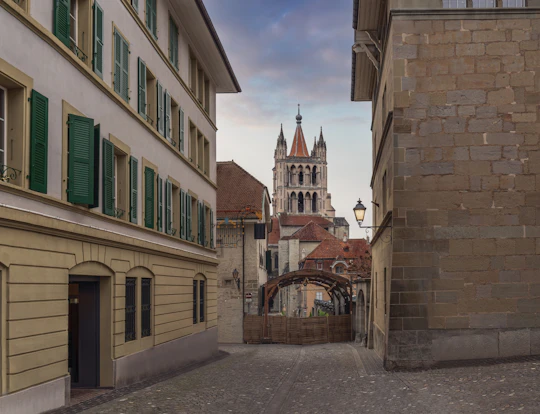 Explore Lausanne in 1 hour with a local
