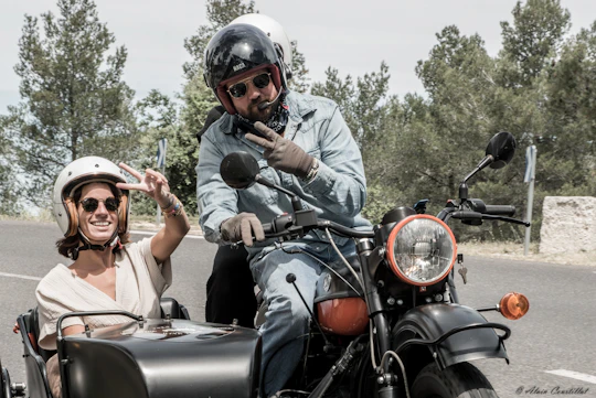 Retro side-car wine & beer tour from Aix-en-Provence