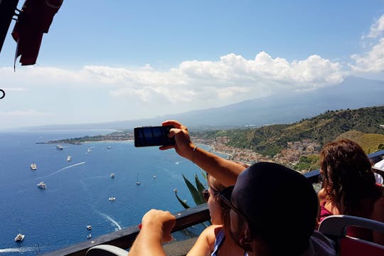 Bilet na autobus Hop-On Hop-Off City by See w Taorminie – linia niebieska lub czerwona