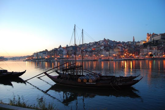 Visita guiada de meio dia ao Porto com almoço e prova de vinho do Porto