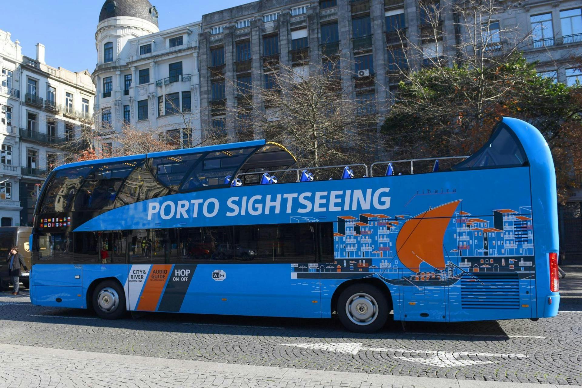 48-stündige Hop-on-Hop-off-Bustour durch Porto mit Besuch der Weinkeller