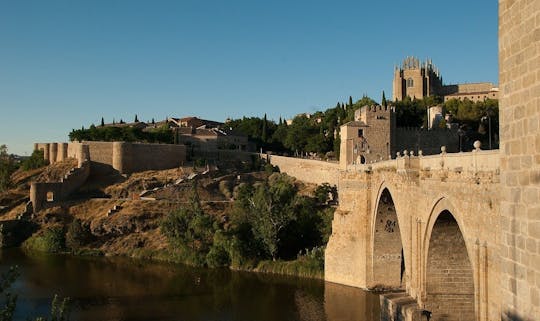 Visita guiada completa a Toledo com pulseira turística