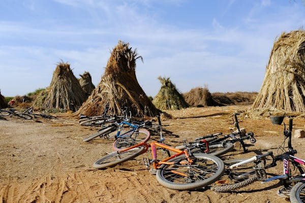 Experiencia ciclista en el desierto de Agafay.