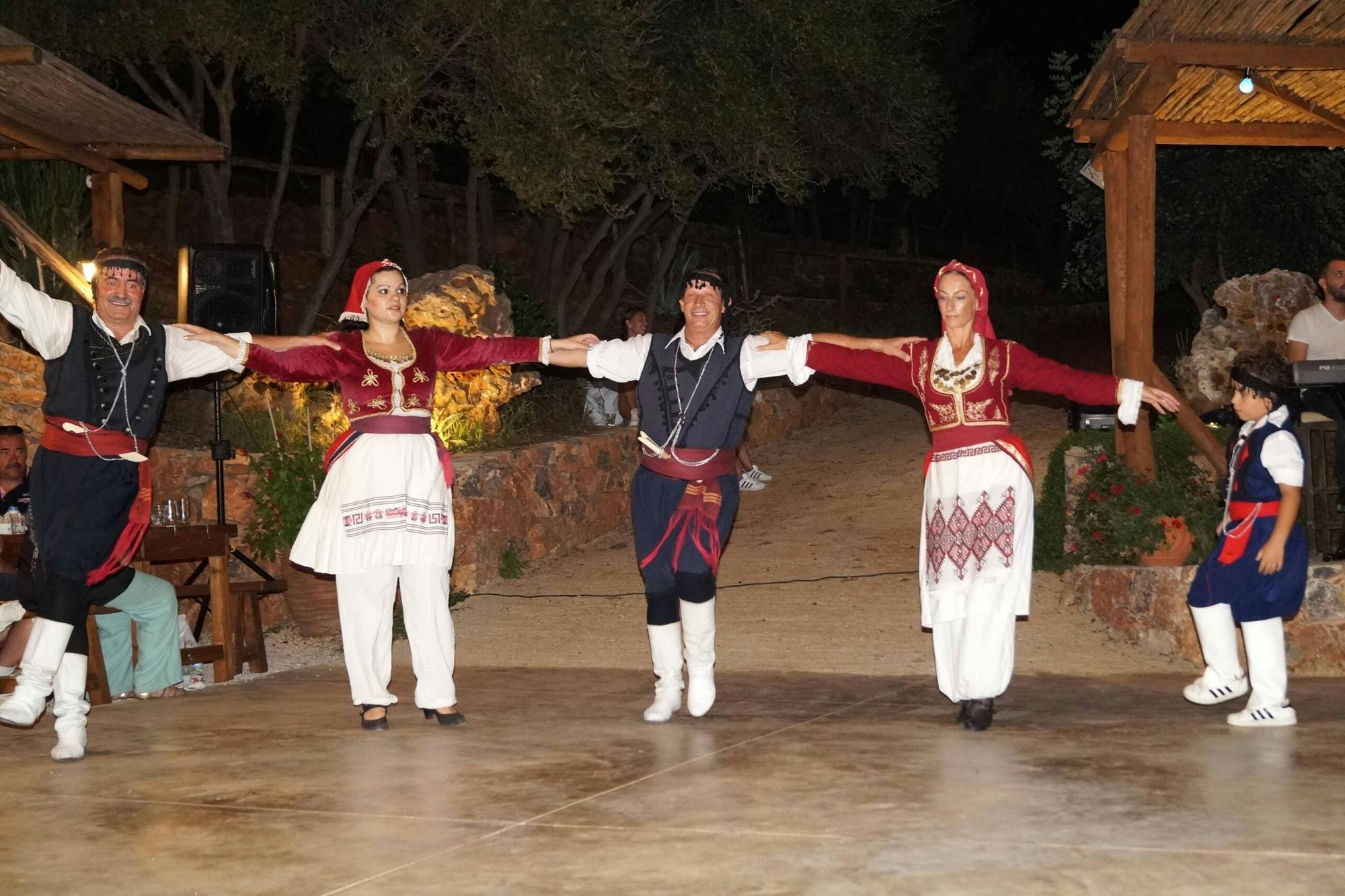 Cretan Evening Events at Lyrakis Family Estate
