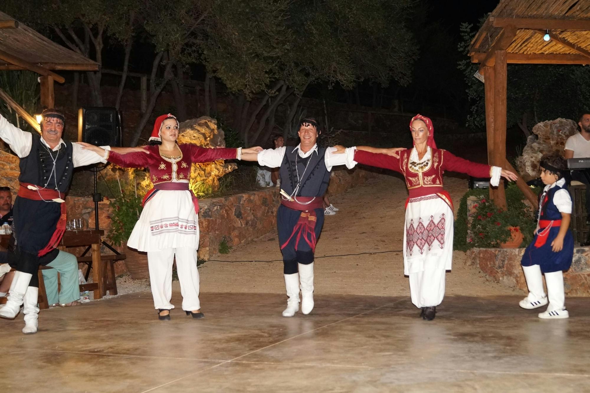 Cretan Evening Events at Lyrakis Family Estate