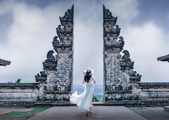 East Bali private tour with Gate of Heaven, Tirta Gangga and more