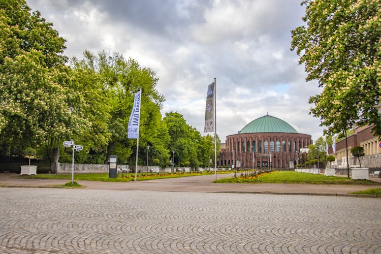 Instagram tour of Düsseldorf with a private local guide