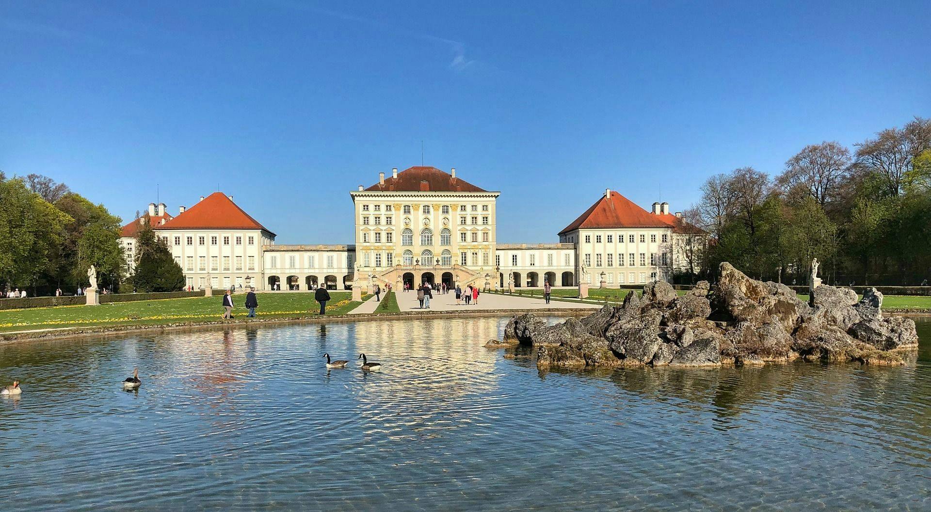 Schloss Nymphenburg Ausflug mit öffentlichen Verkehrsmitteln ab München