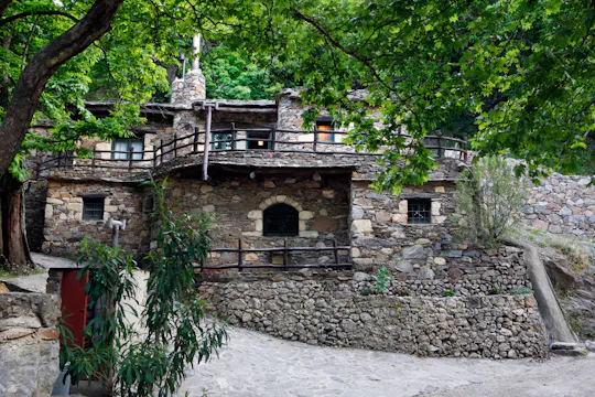 Milia mountain retreat semi private tour with tastings and Lunch