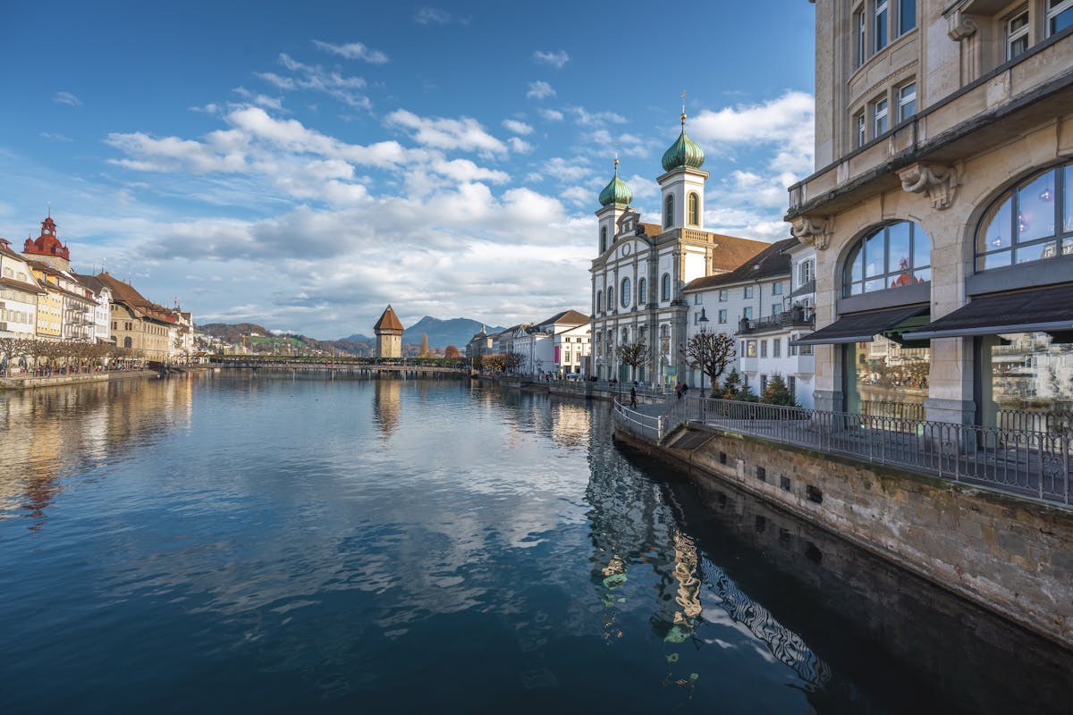 Exclusieve historische wandeltocht door Luzern met een plaatselijke bewoner