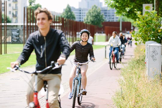 Passeio de bicicleta guiado ao longo do Muro de Berlim