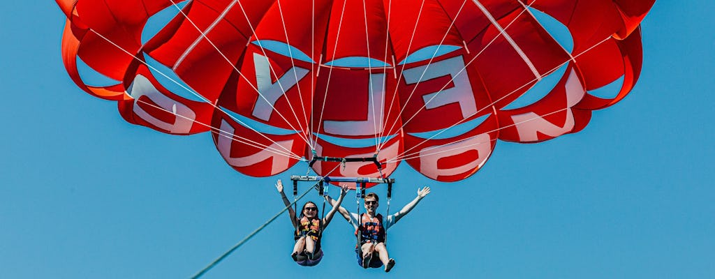 Esperienza di parasailing doppia ad Albufeira
