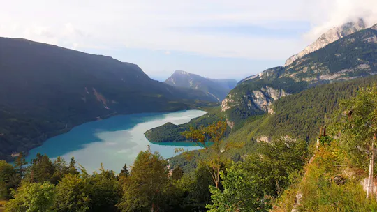 Degustação de mel e licores no Lago Molveno
